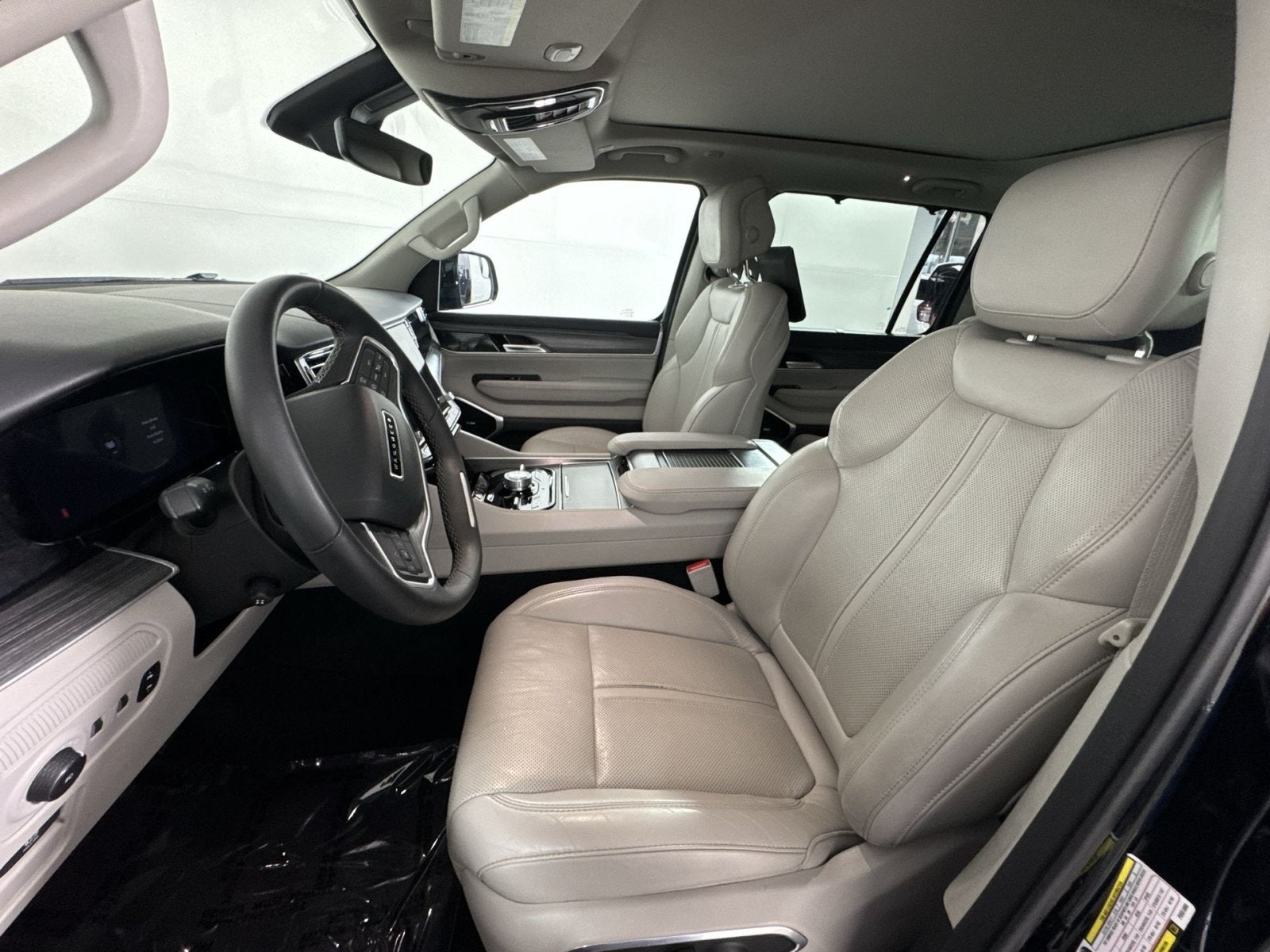 2023 Jeep Wagoneer L Series III