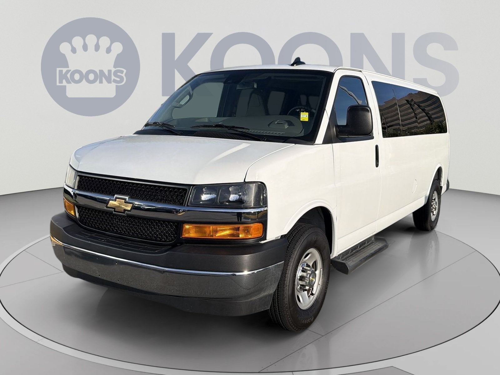 2025 Chevrolet Express Passenger 1LT
