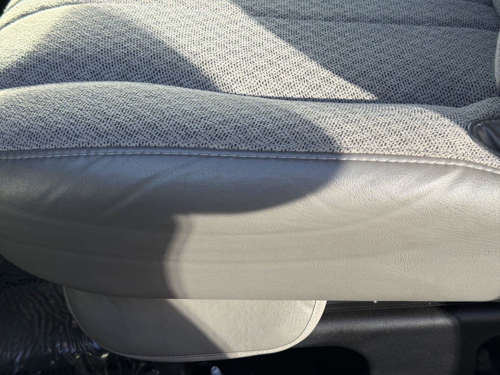 2025 Chevrolet Express Passenger 1LT