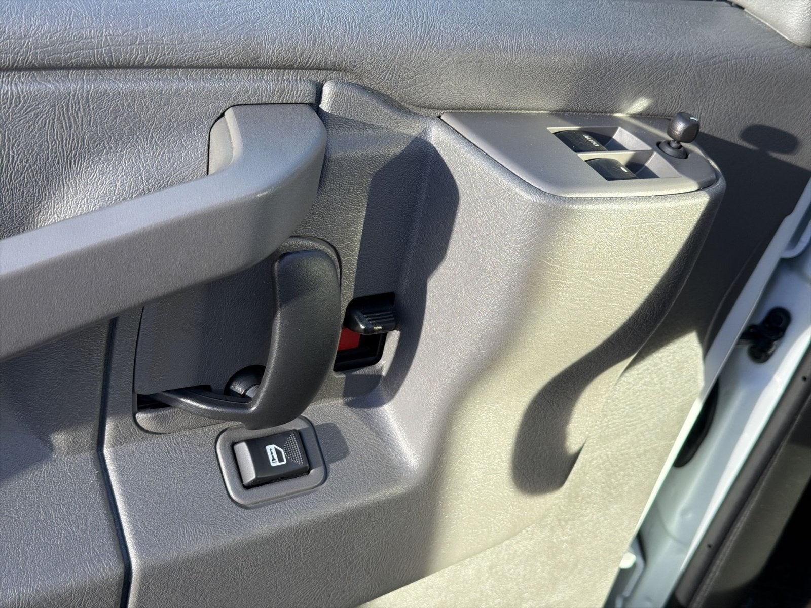 2025 Chevrolet Express Passenger 1LT