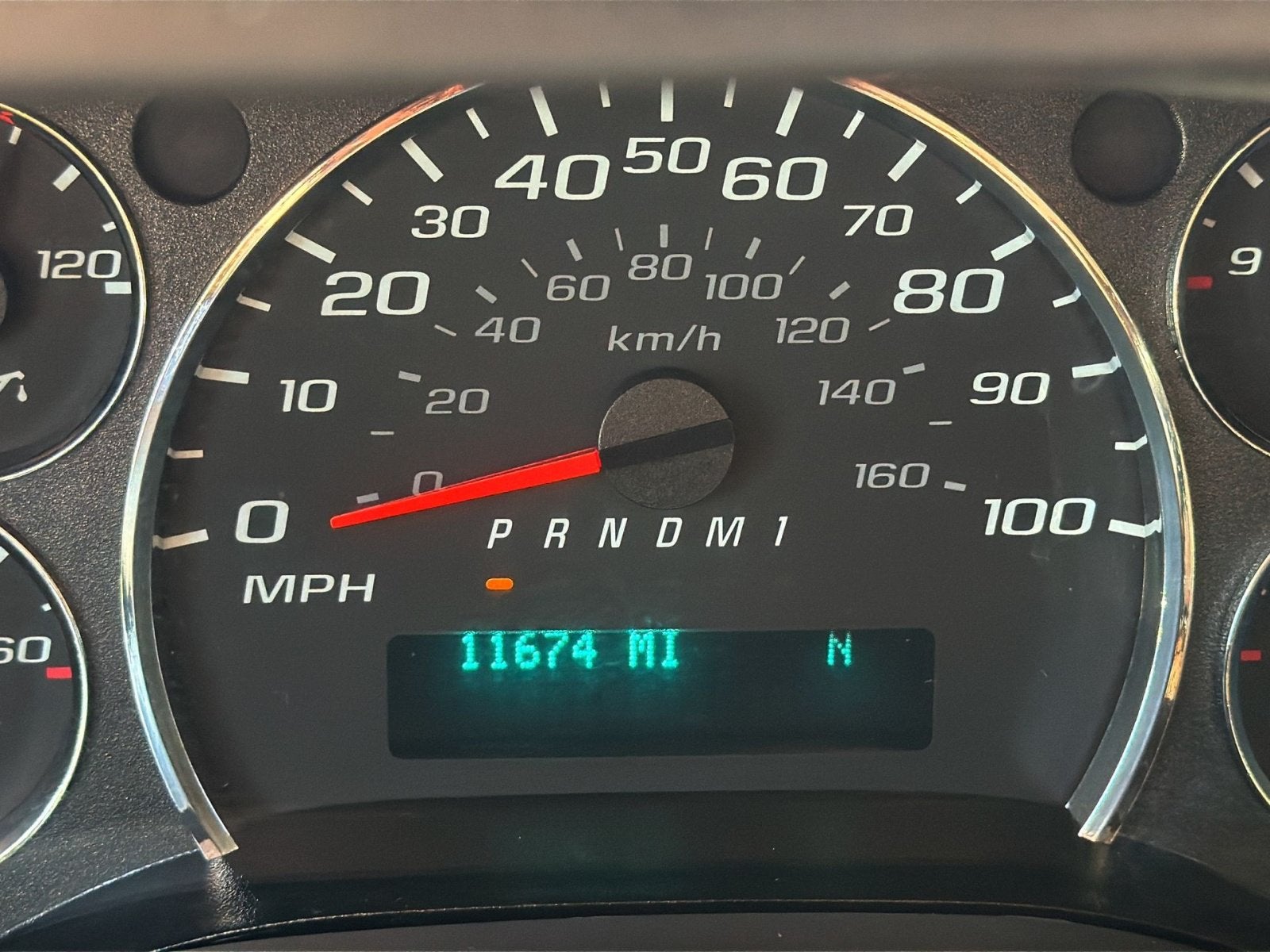 2025 Chevrolet Express Passenger 1LT