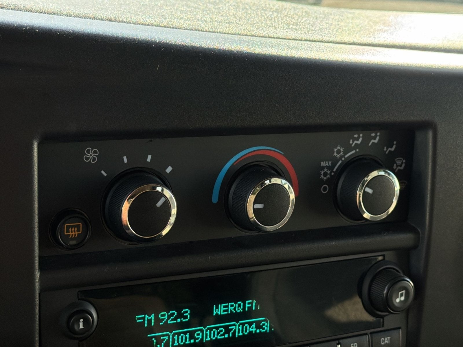2025 Chevrolet Express Passenger 1LT