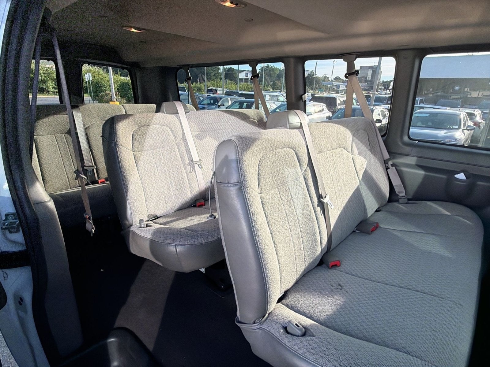2025 Chevrolet Express Passenger 1LT