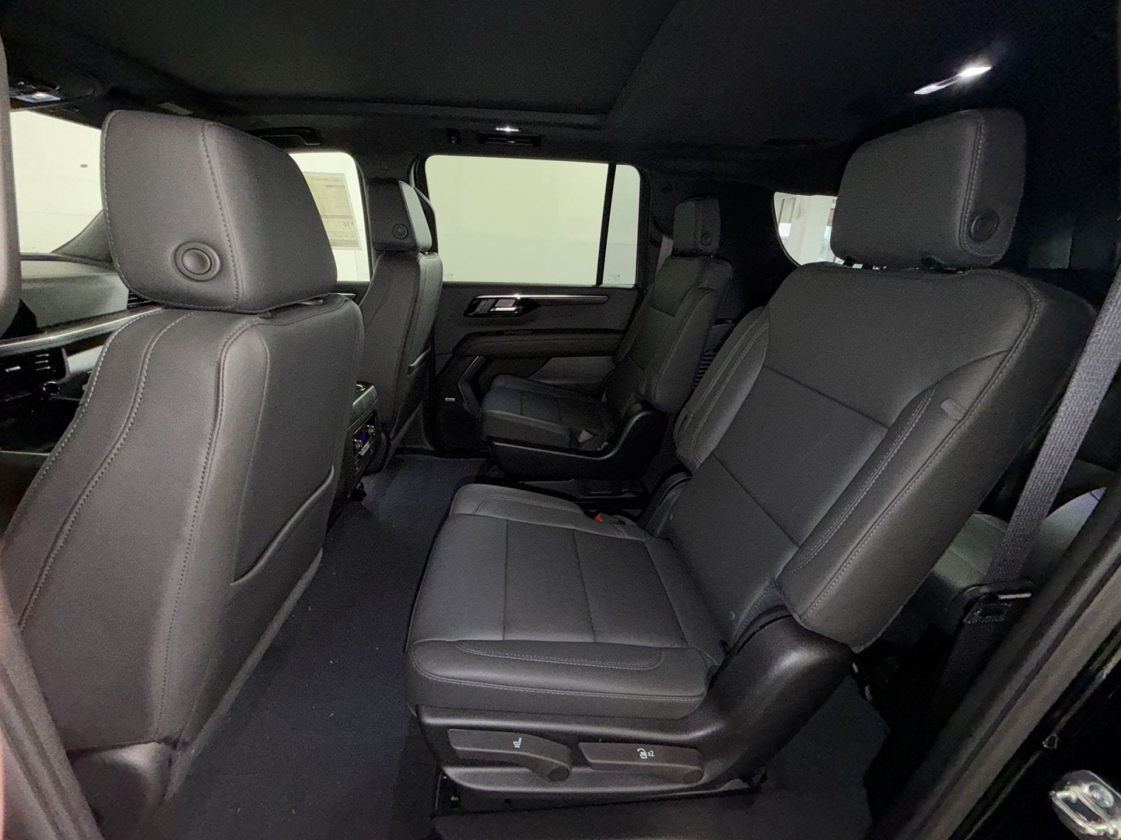 2026 Chevrolet Suburban Z71 - Photo 22