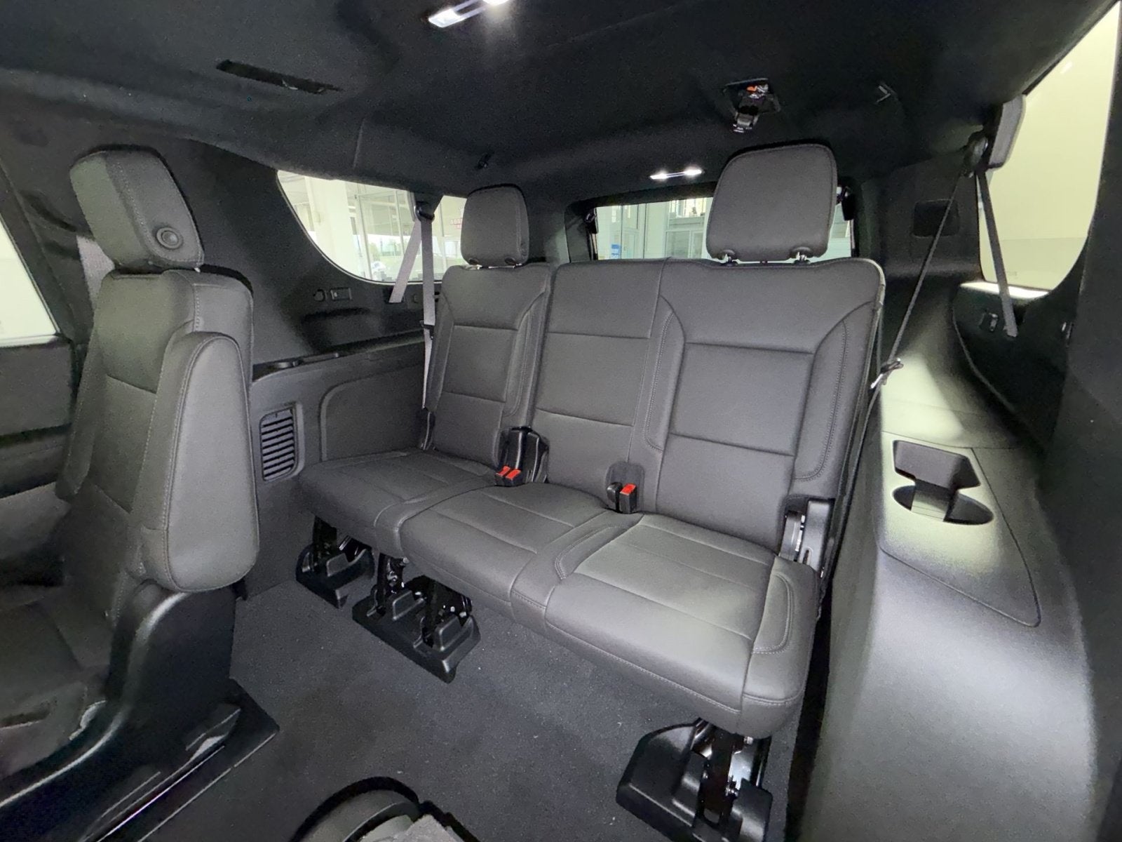 2026 Chevrolet Suburban Z71 - Photo 23