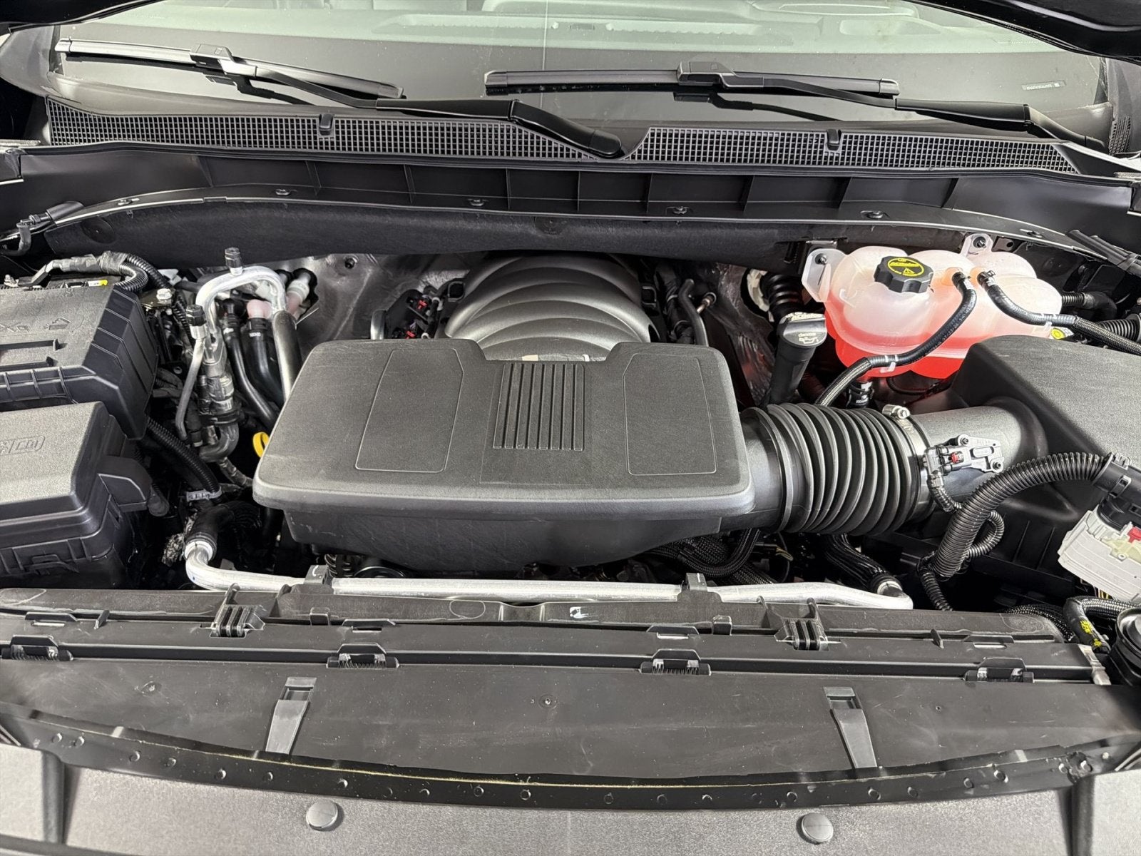2026 Chevrolet Suburban Z71 - Photo 26