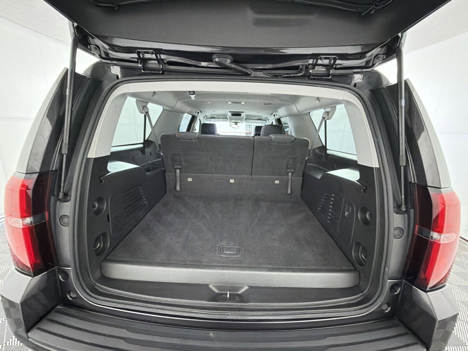 2016 Chevrolet Suburban LS