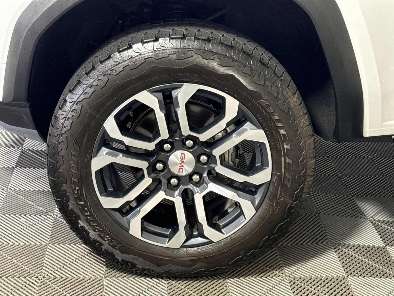2024 GMC Canyon AT4