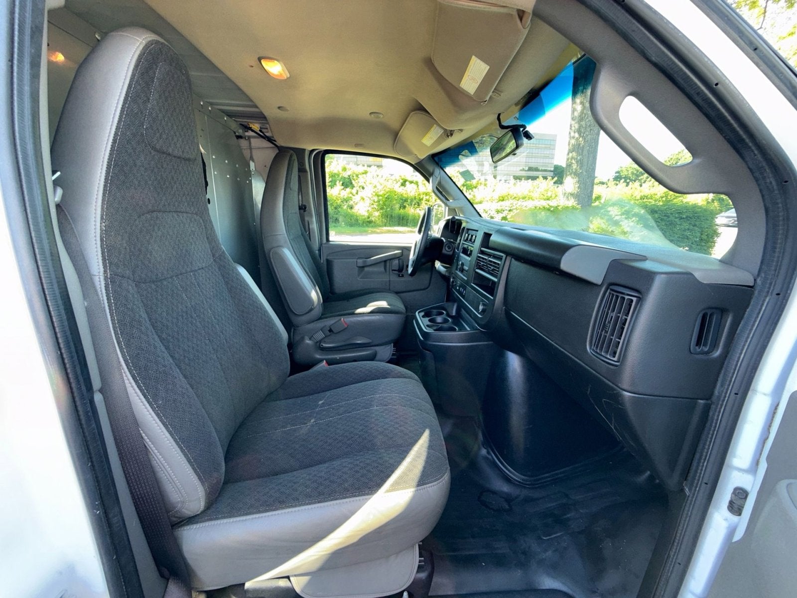 2023 GMC Savana Cargo 2500 Work Van