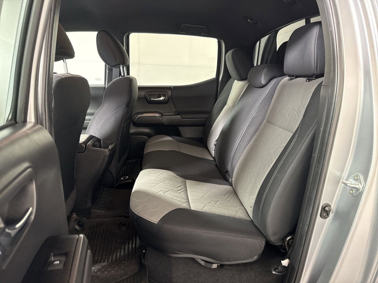 2022 Toyota Tacoma 4WD SR