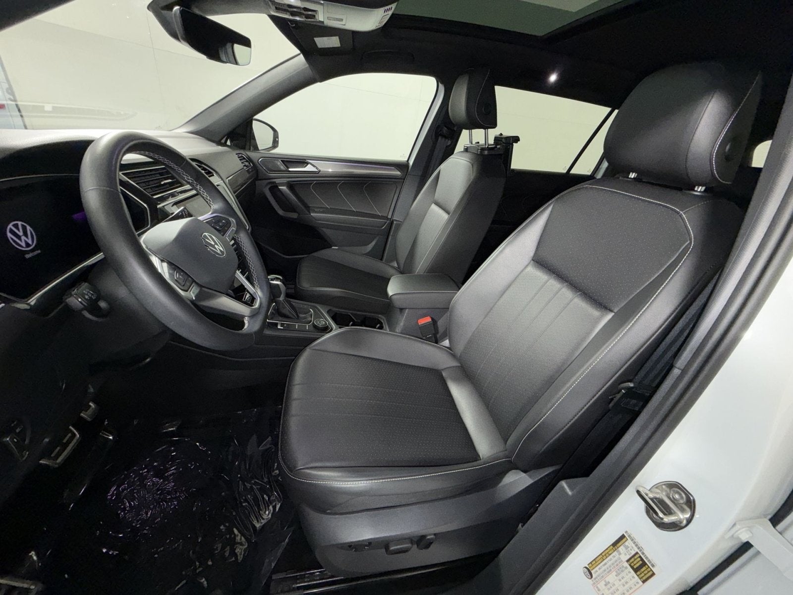 2023 Volkswagen Tiguan SE R-Line Black