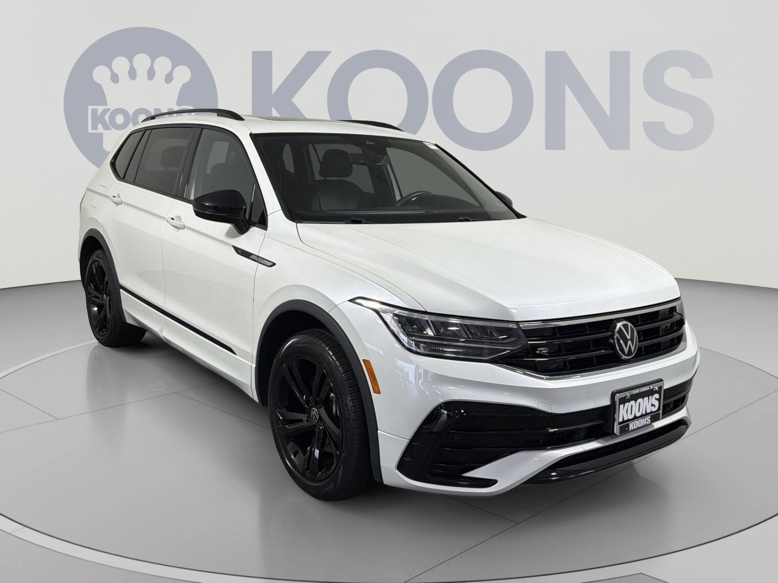 2023 Volkswagen Tiguan SE R-Line Black
