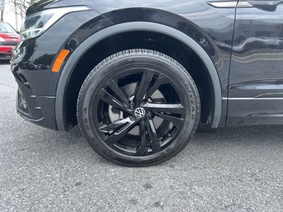 2023 Volkswagen Tiguan SE R-Line Black