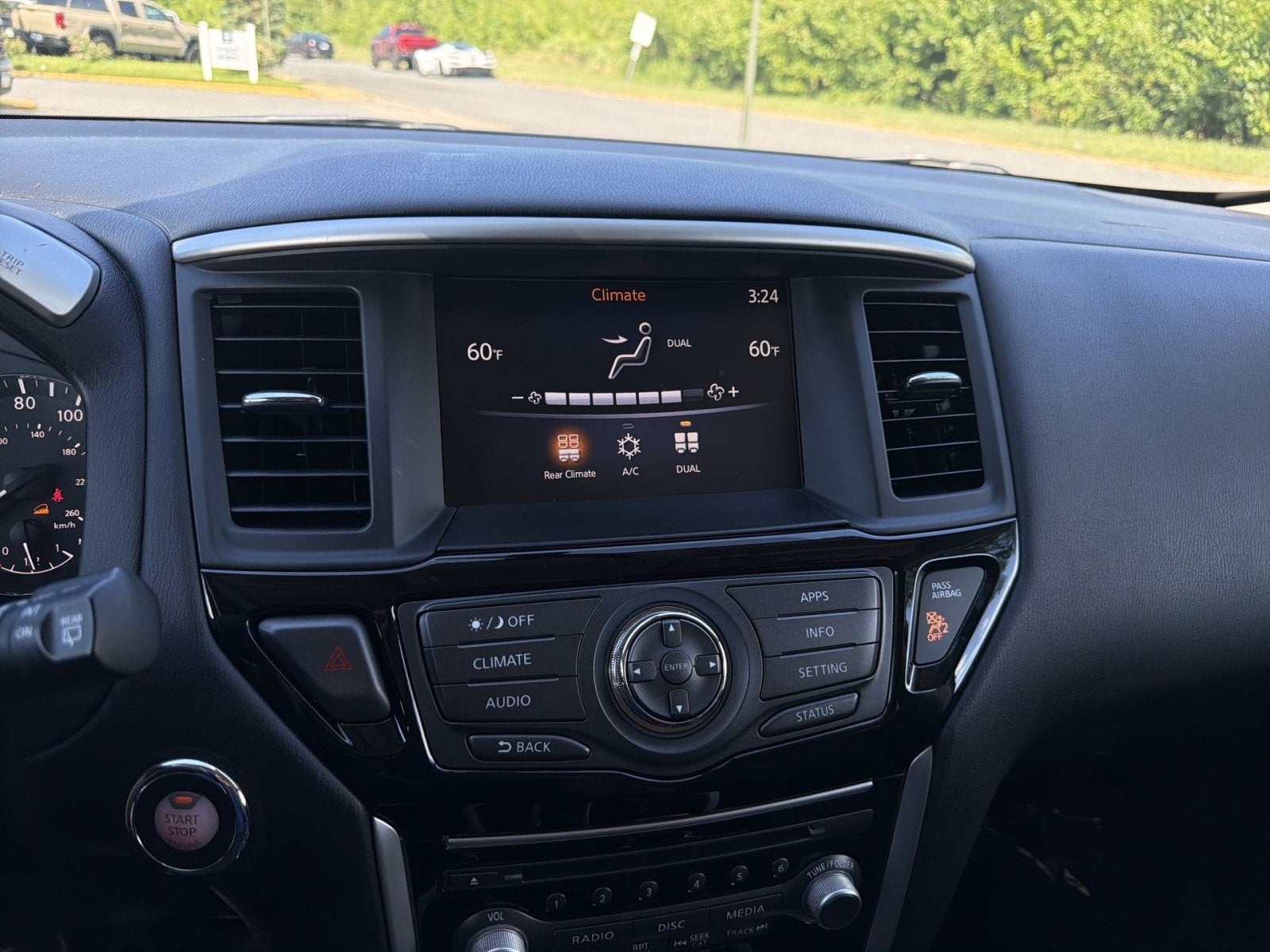 2017 Nissan Pathfinder SV