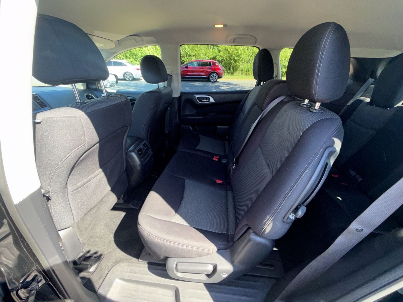2017 Nissan Pathfinder SV