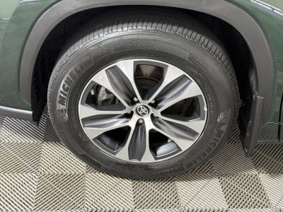 2024 Toyota Highlander Hybrid XLE
