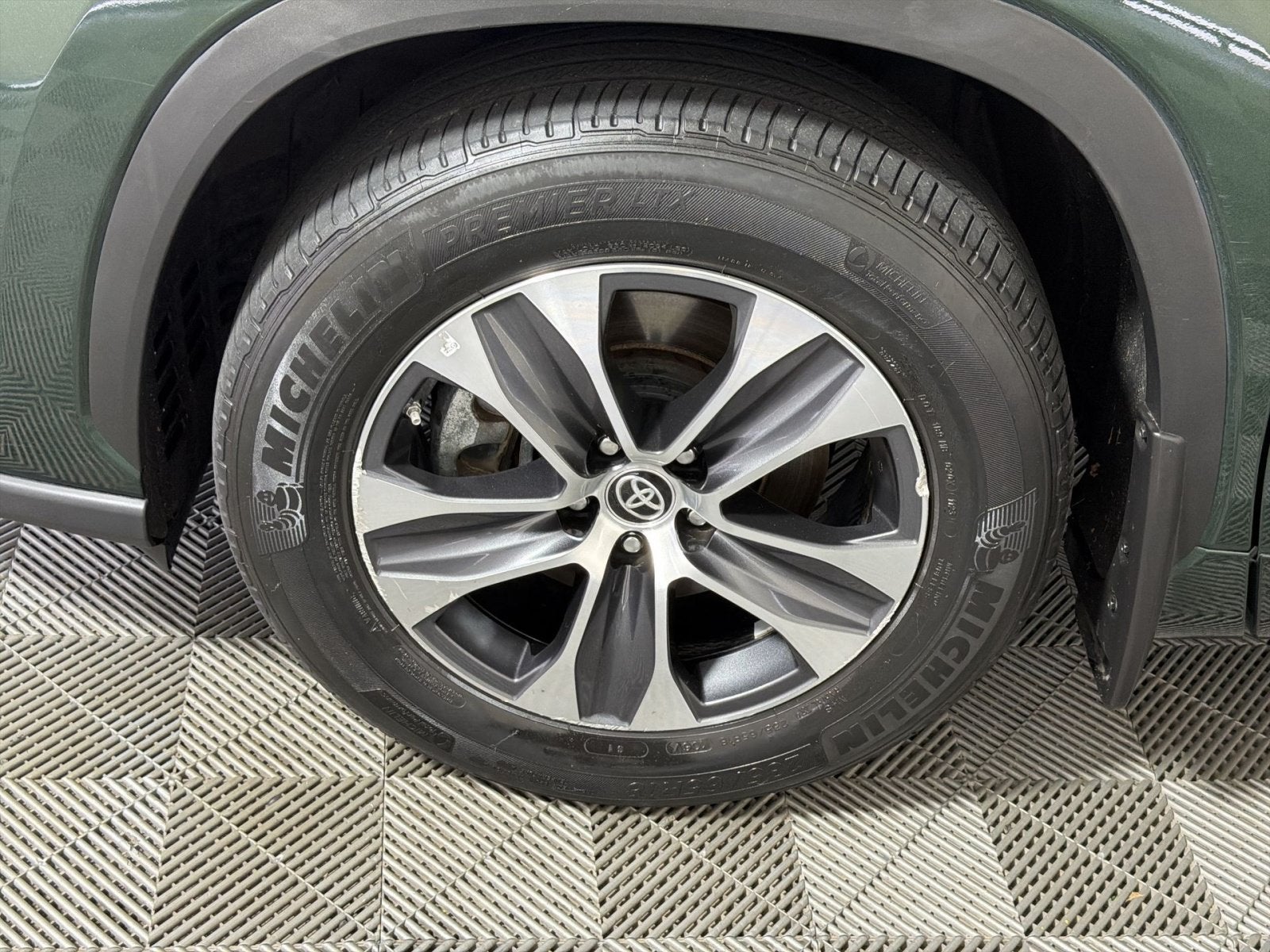 2024 Toyota Highlander Hybrid XLE