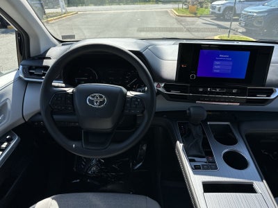 2026 Toyota Sienna LE