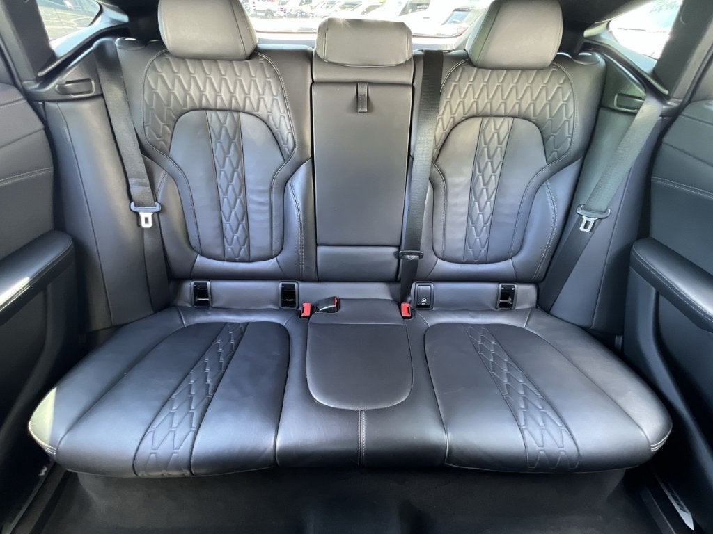 2023 BMW X6 xDrive40i
