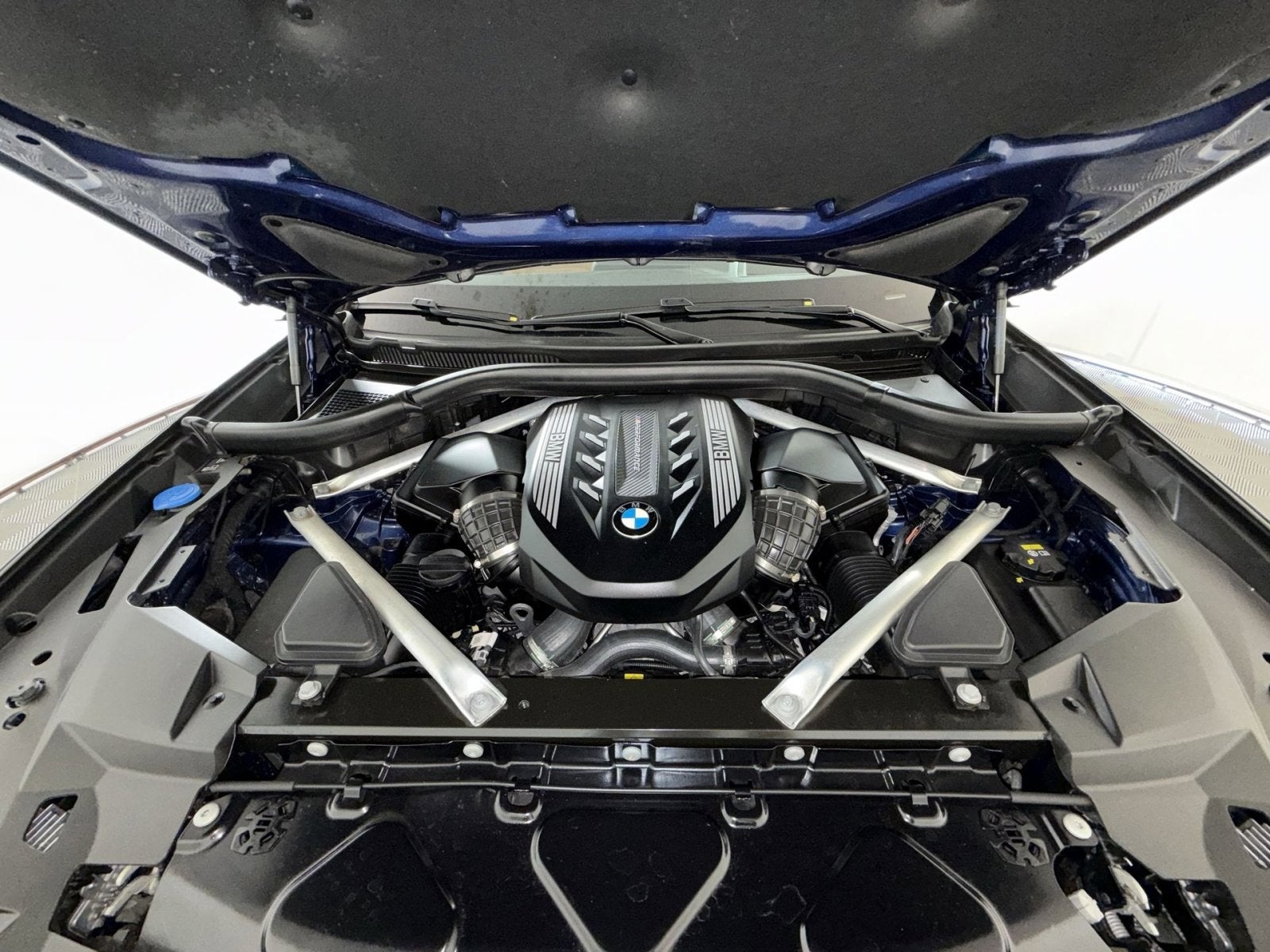 2022 BMW X5 M50i
