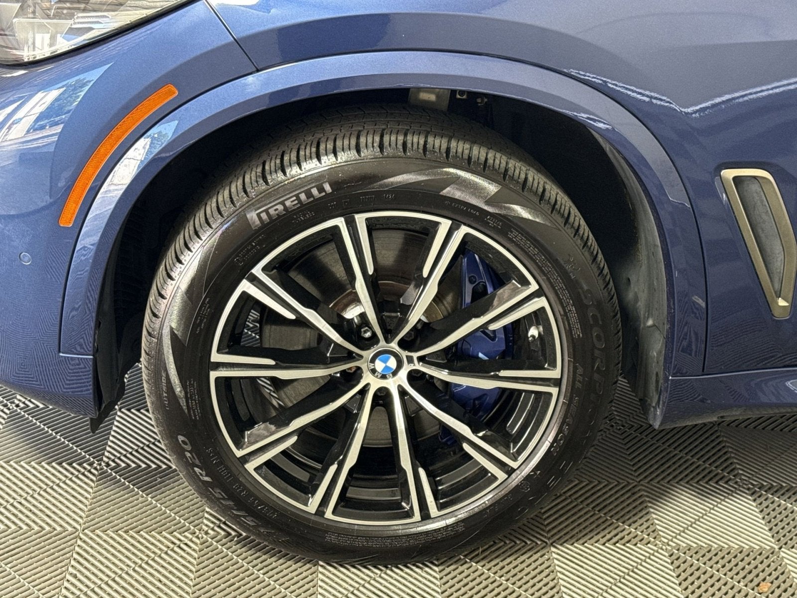 2022 BMW X5 M50i