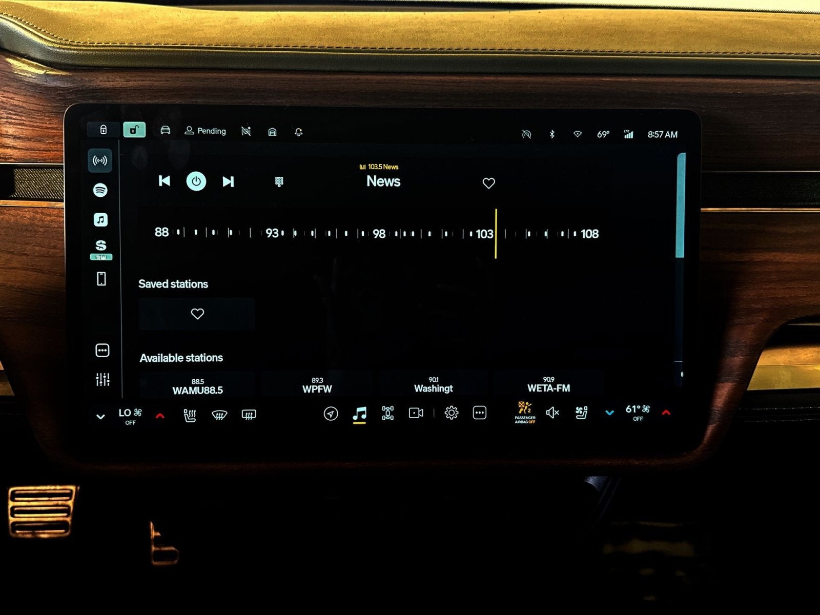 2022 RIVIAN R1T Adventure Package