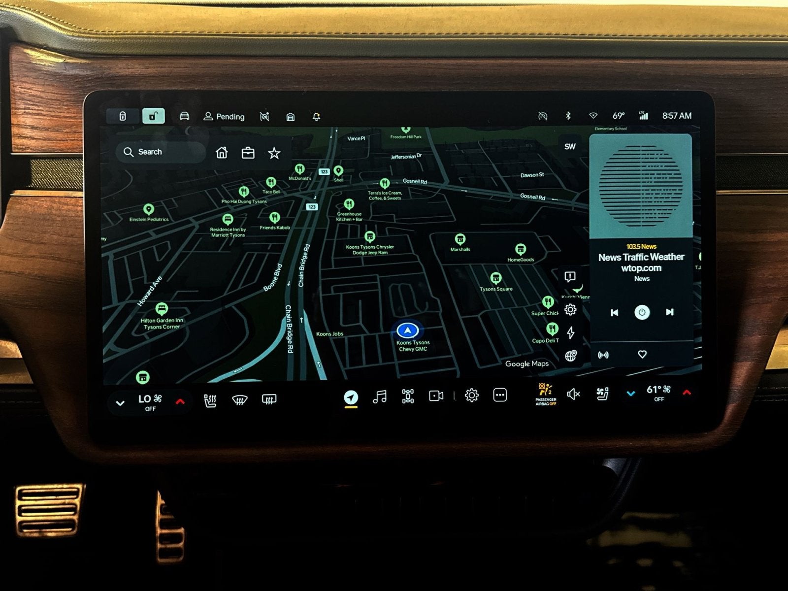 2022 RIVIAN R1T Adventure Package