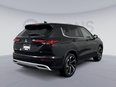 2022 Mitsubishi Outlander SE