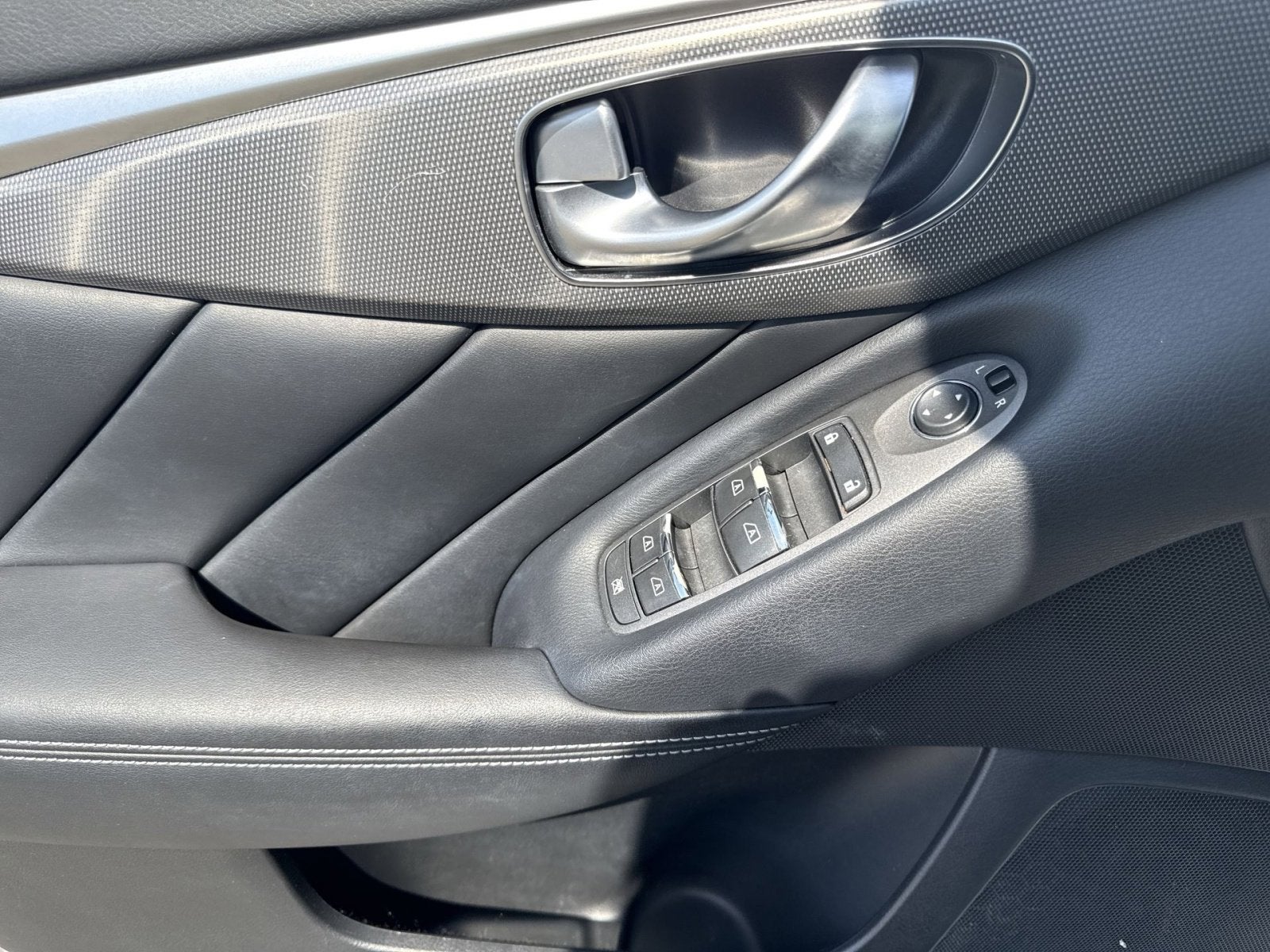 2015 INFINITI Q50 Premium