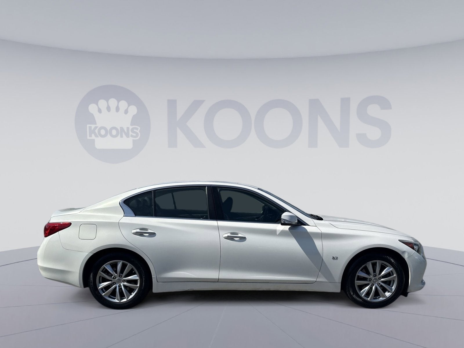 2015 INFINITI Q50 Premium