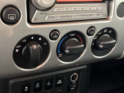 2010 Toyota FJ Cruiser 4WD 4dr Auto (Natl)