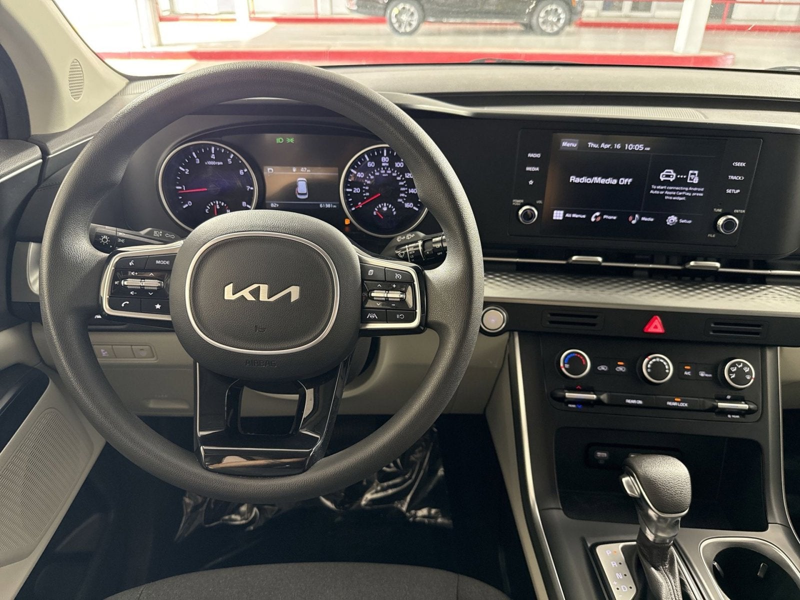 2023 Kia Carnival LX