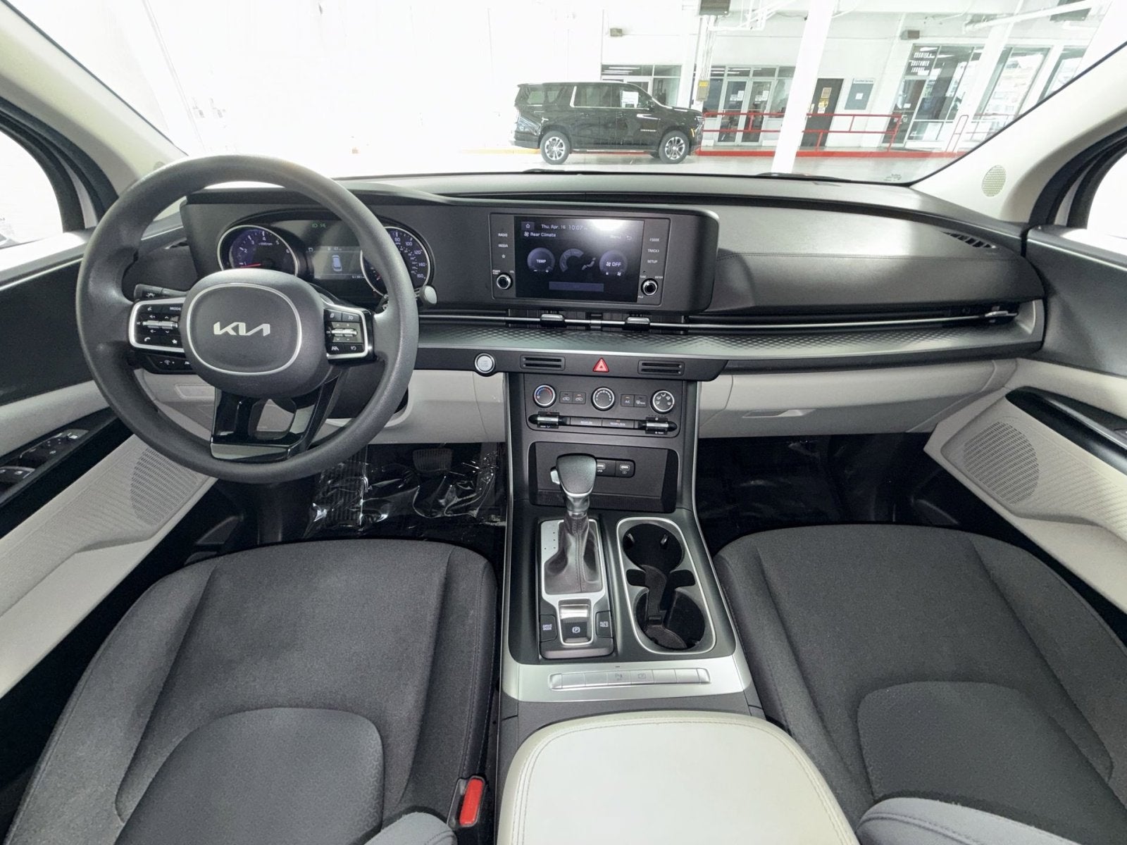 2023 Kia Carnival LX