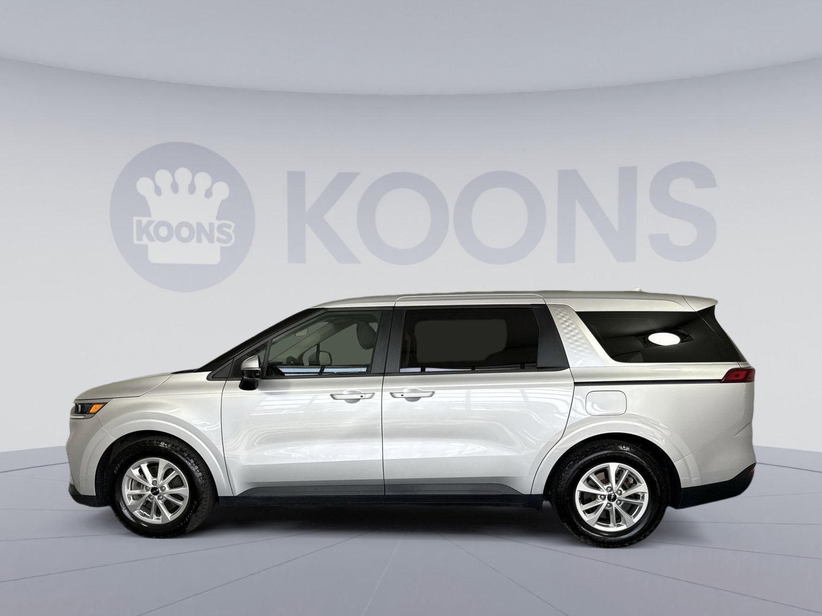2023 Kia Carnival LX