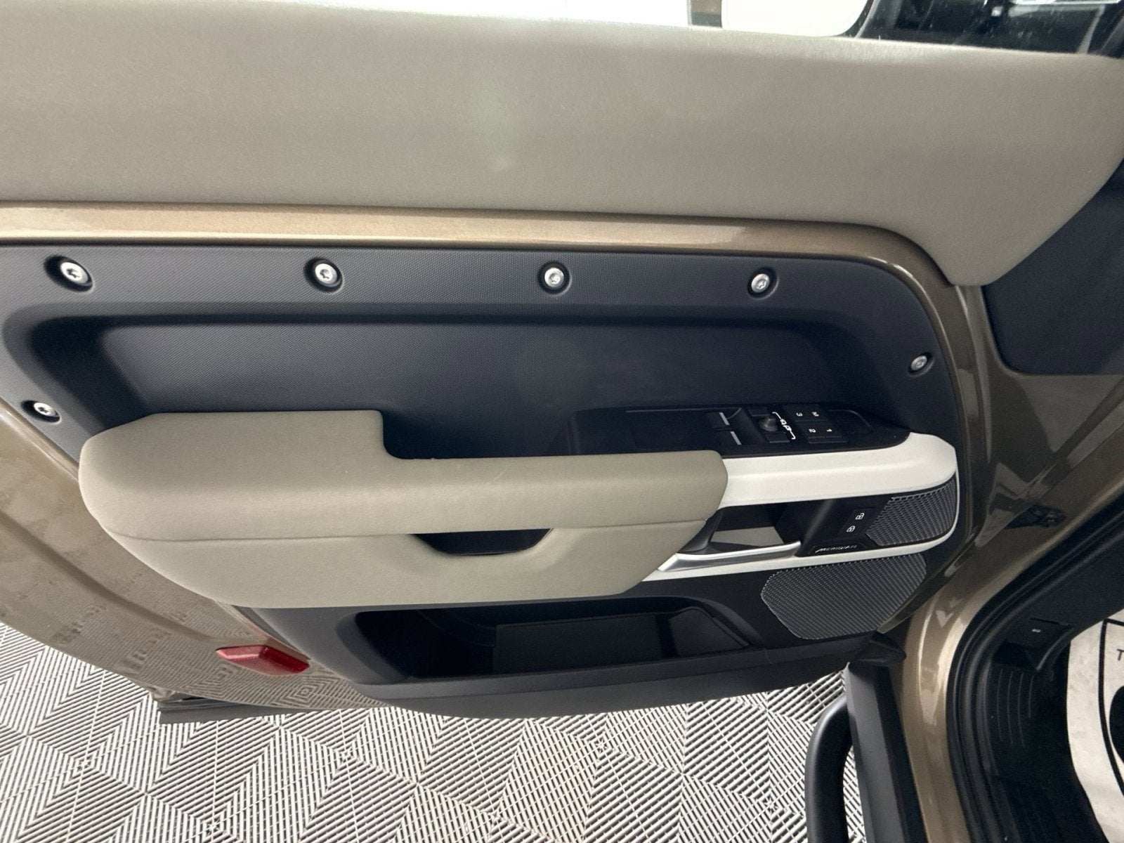 2023 Land Rover Defender S
