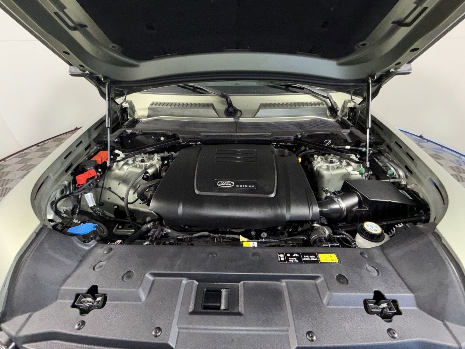 2025 Land Rover Defender S