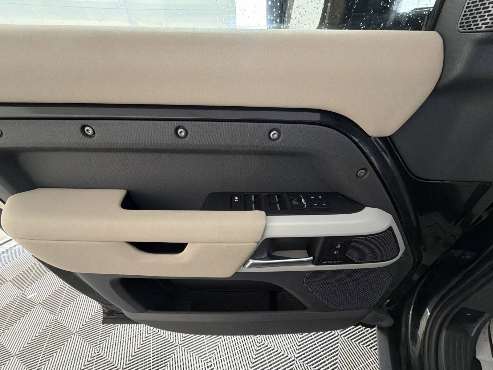 2023 Land Rover Defender S