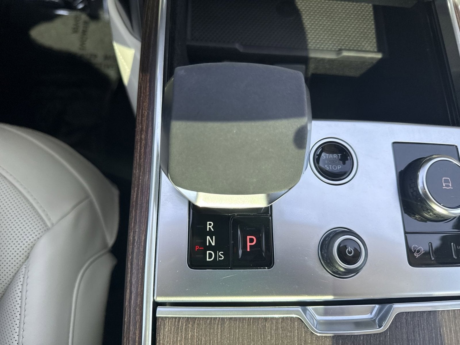 2022 Land Rover Range Rover SE