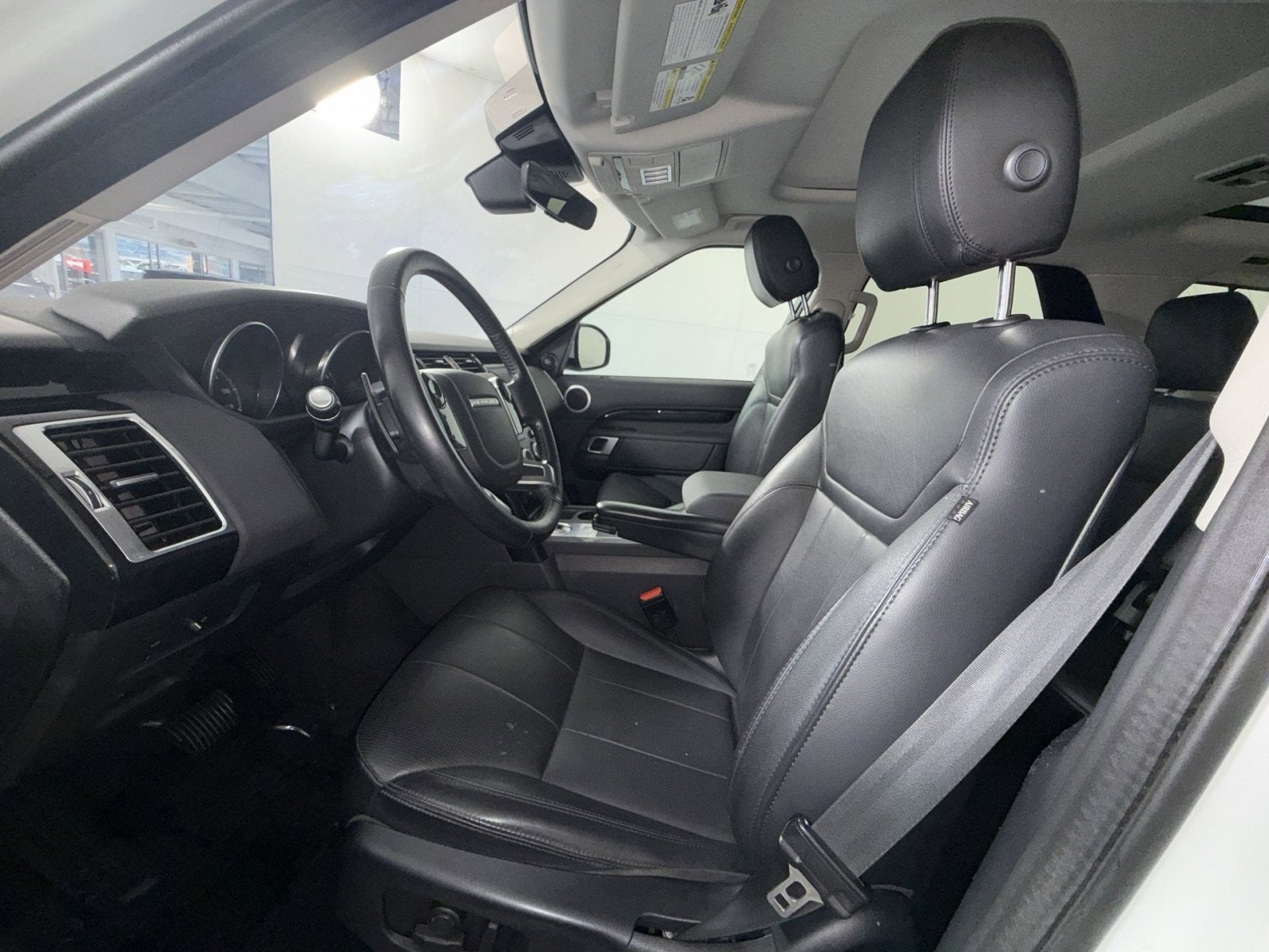 2020 Land Rover Discovery SE