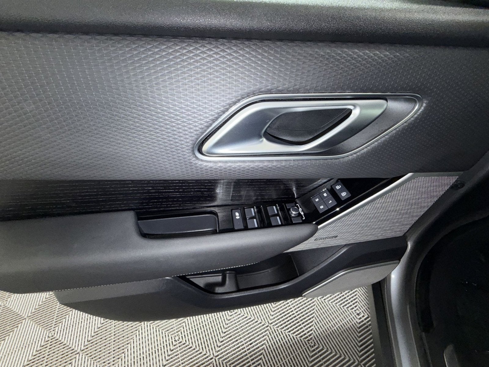 2023 Land Rover Range Rover Velar R-Dynamic S