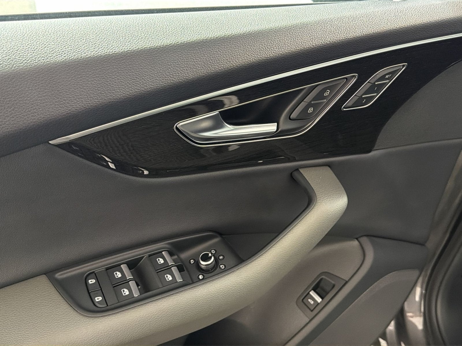 2025 Audi Q7 Premium