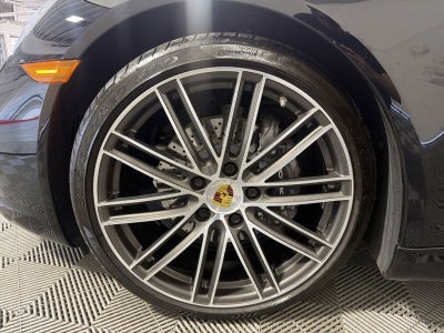 2018 Porsche 911 Carrera