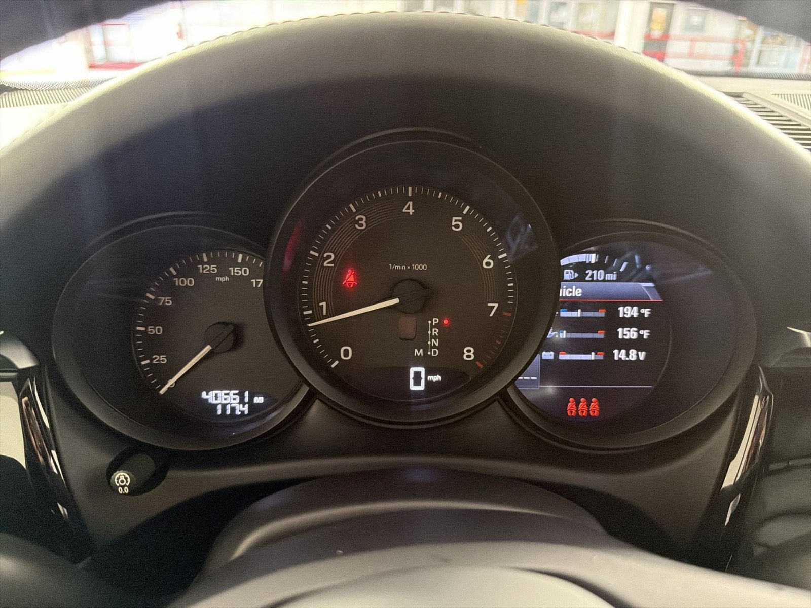 2022 Porsche Macan AWD