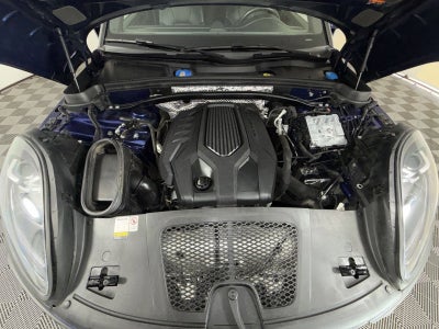 2022 Porsche Macan AWD