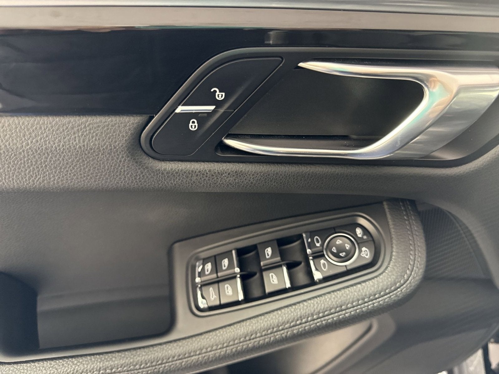 2018 Porsche Macan Macan