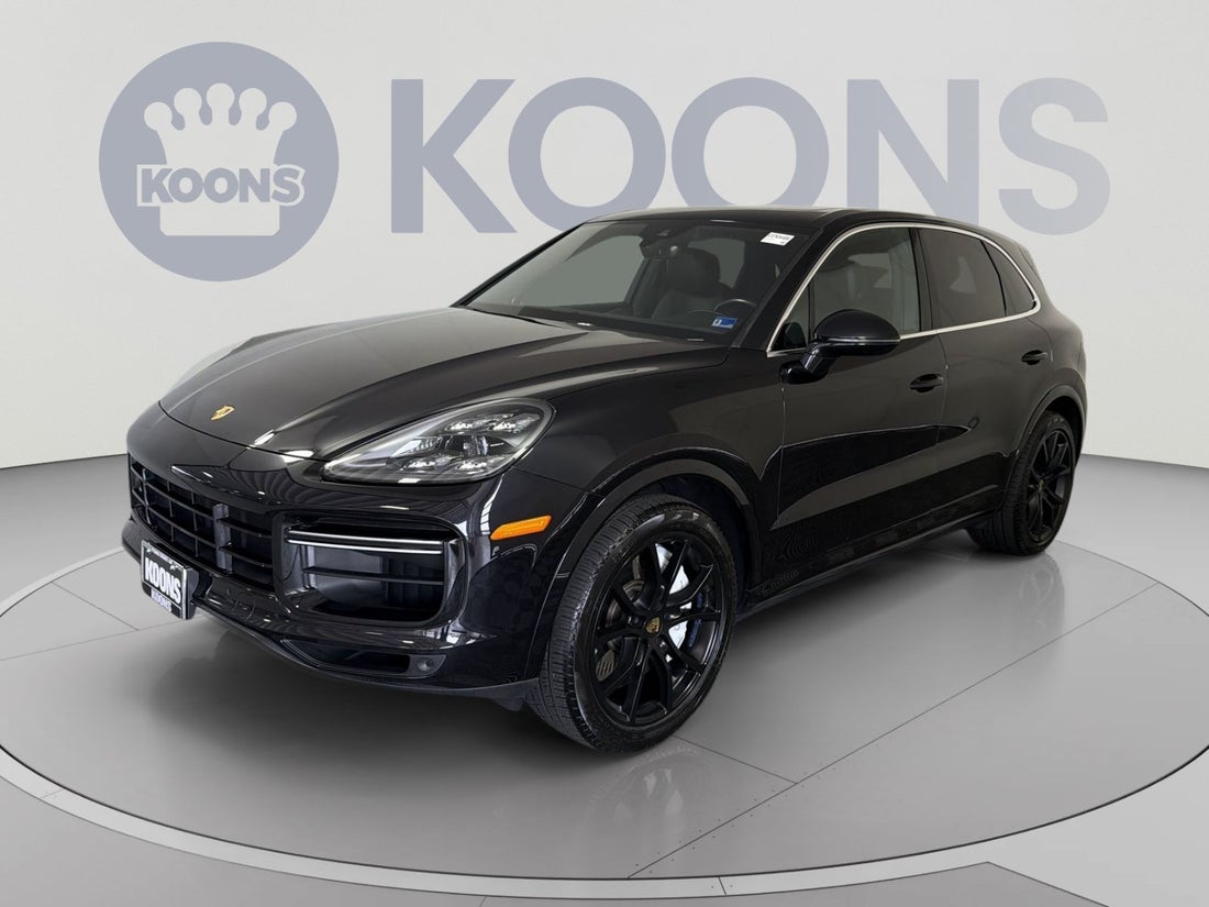2022 Porsche Cayenne Turbo — photo 1 of 26