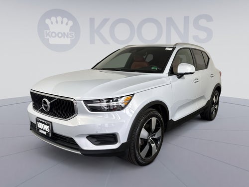 2020 Volvo XC40 Momentum