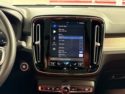 2020 Volvo XC40 Momentum