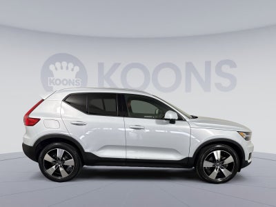 2020 Volvo XC40 Momentum