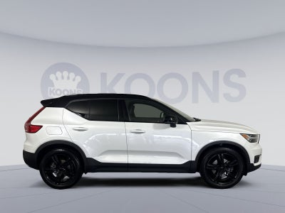 2020 Volvo XC40 R-Design